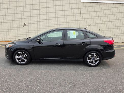Used 2017 Ford Focus SE FWD image 4