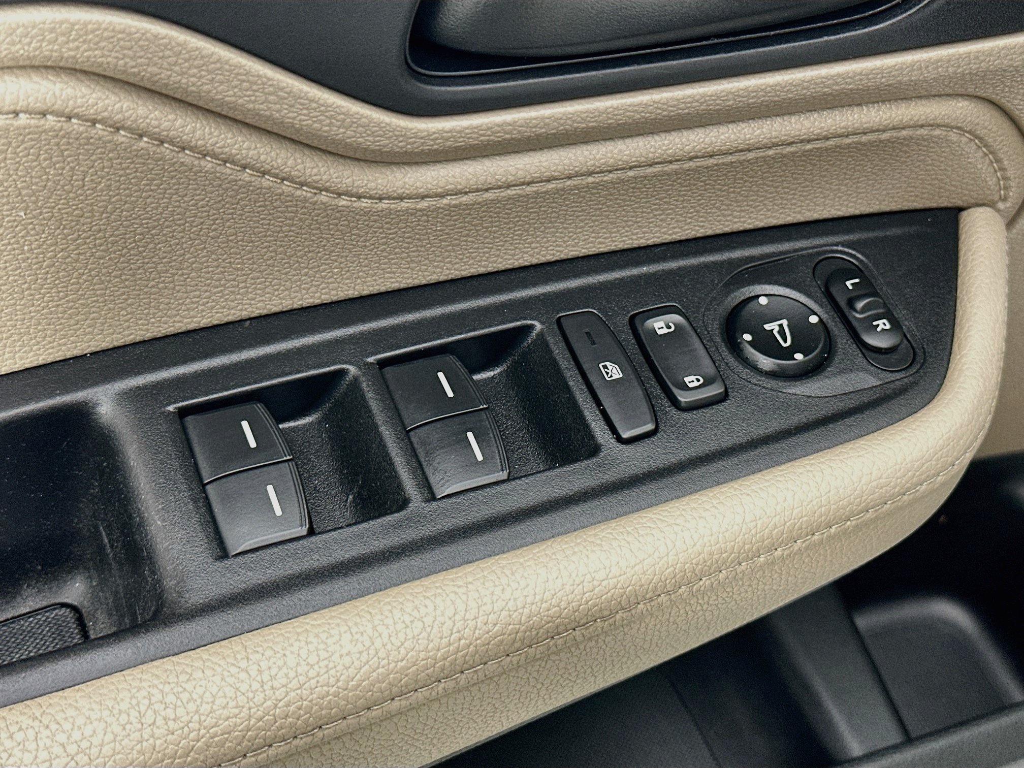 Used 2023 Honda Odyssey EX-L image 17