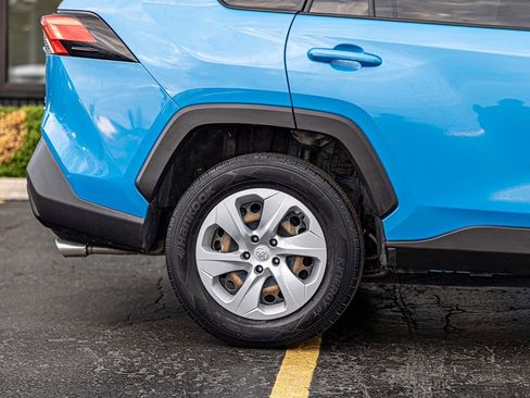 Used 2019 Toyota RAV4 LE w/ All Weather Liner Package AWD/4WD image 10