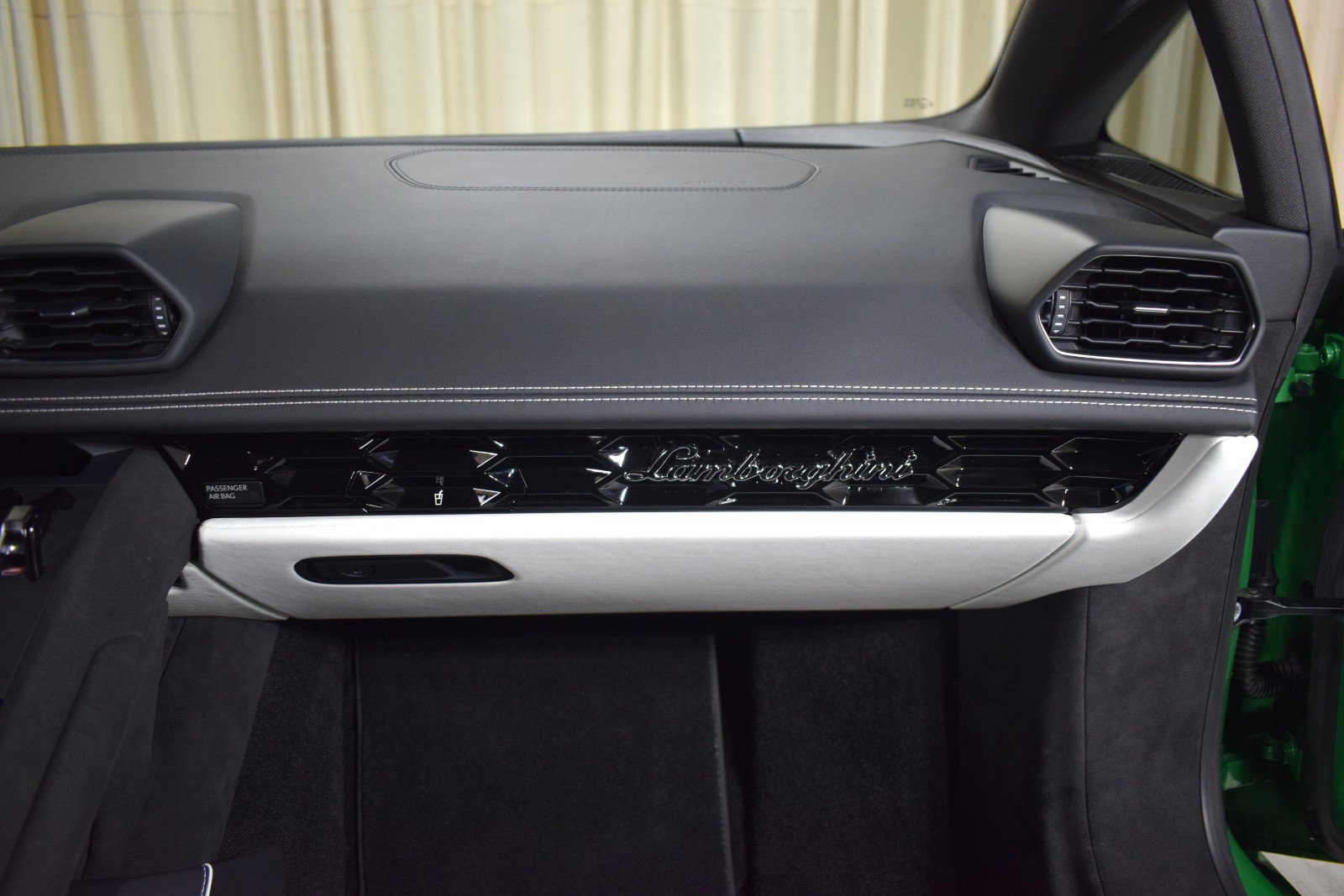 Used 2023 Lamborghini Huracan Tecnica RWD image 18
