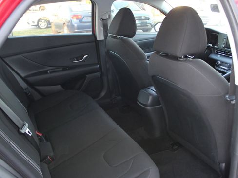 Used 2023 Hyundai Elantra SEL FWD image 20