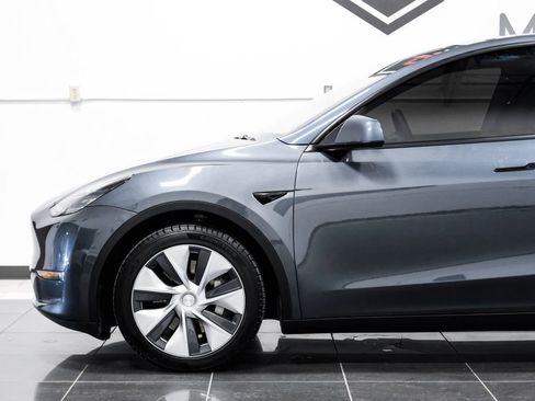 Used 2023 Tesla Model Y Long Range AWD/4WD image 12