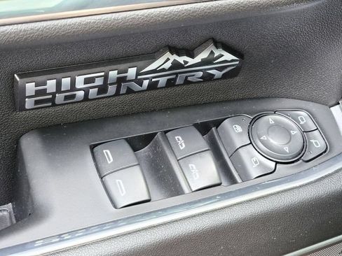 Used 2024 Chevrolet Silverado 1500 High Country w/ High Country Premium Package AWD/4WD image 21