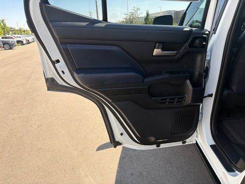 Used 2026 Toyota 4Runner Platinum AWD/4WD image 18