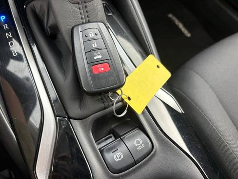 Used 2021 Toyota Corolla LE FWD image 19