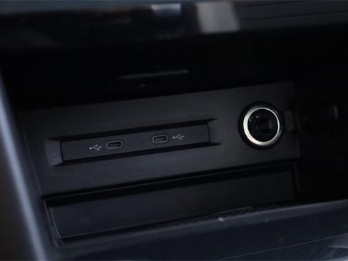 New 2025 Volkswagen Taos SEL image 16