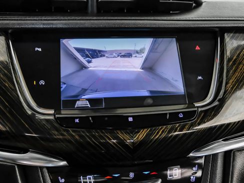 Used 2020 Cadillac XT6 Premium Luxury FWD image 21