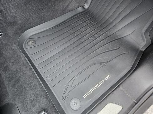 Used 2020 Porsche Cayenne AWD/4WD image 23