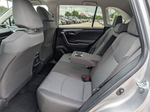 Used 2025 Toyota RAV4 XLE FWD image 26