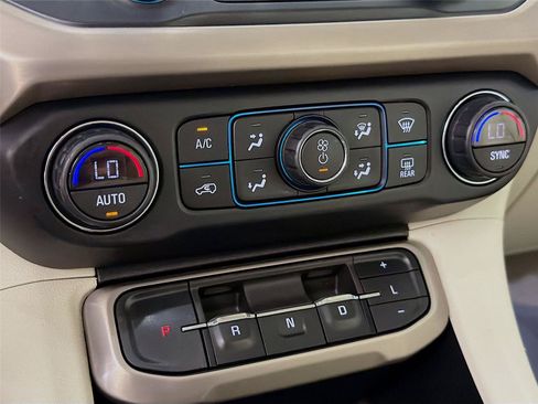 Used 2021 GMC Acadia Denali w/ Denali Ultimate Package AWD/4WD image 22