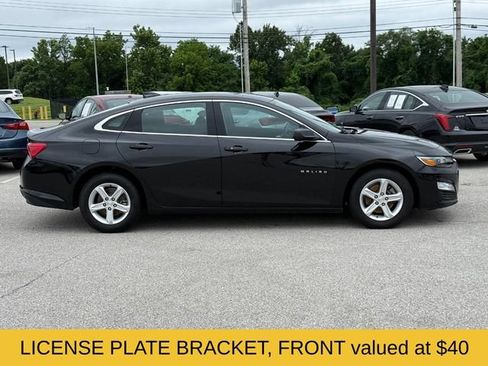Used 2023 Chevrolet Malibu LT FWD image 2
