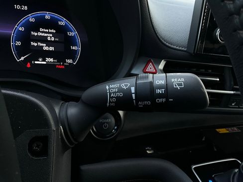 Used 2025 Toyota Sienna Platinum image 46