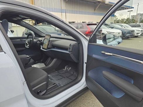 New 2026 Volvo EX30 Ultra w/ Protection Package Premier image 18