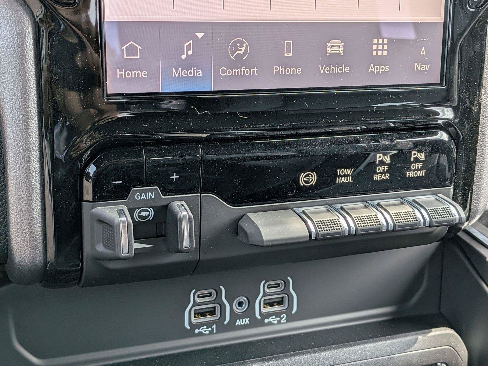 New 2026 RAM 2500 Big Horn AWD/4WD image 32
