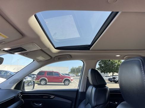 Certified 2024 Honda Pilot Touring image 25