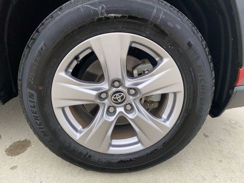 Used 2022 Toyota RAV4 XLE image 29