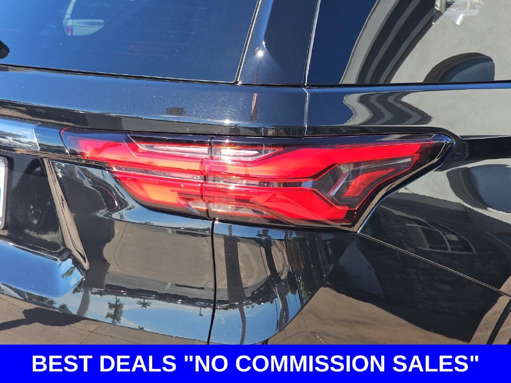 Used 2023 Chevrolet Traverse Premier w/ Redline Edition AWD/4WD image 42