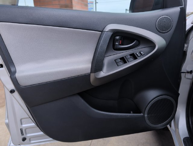 Used 2012 Toyota RAV4 4WD w/ Value Pkg image 11