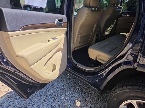 Used 2015 Jeep Grand Cherokee Limited w/ Trailer Tow Group IV AWD/4WD image 16