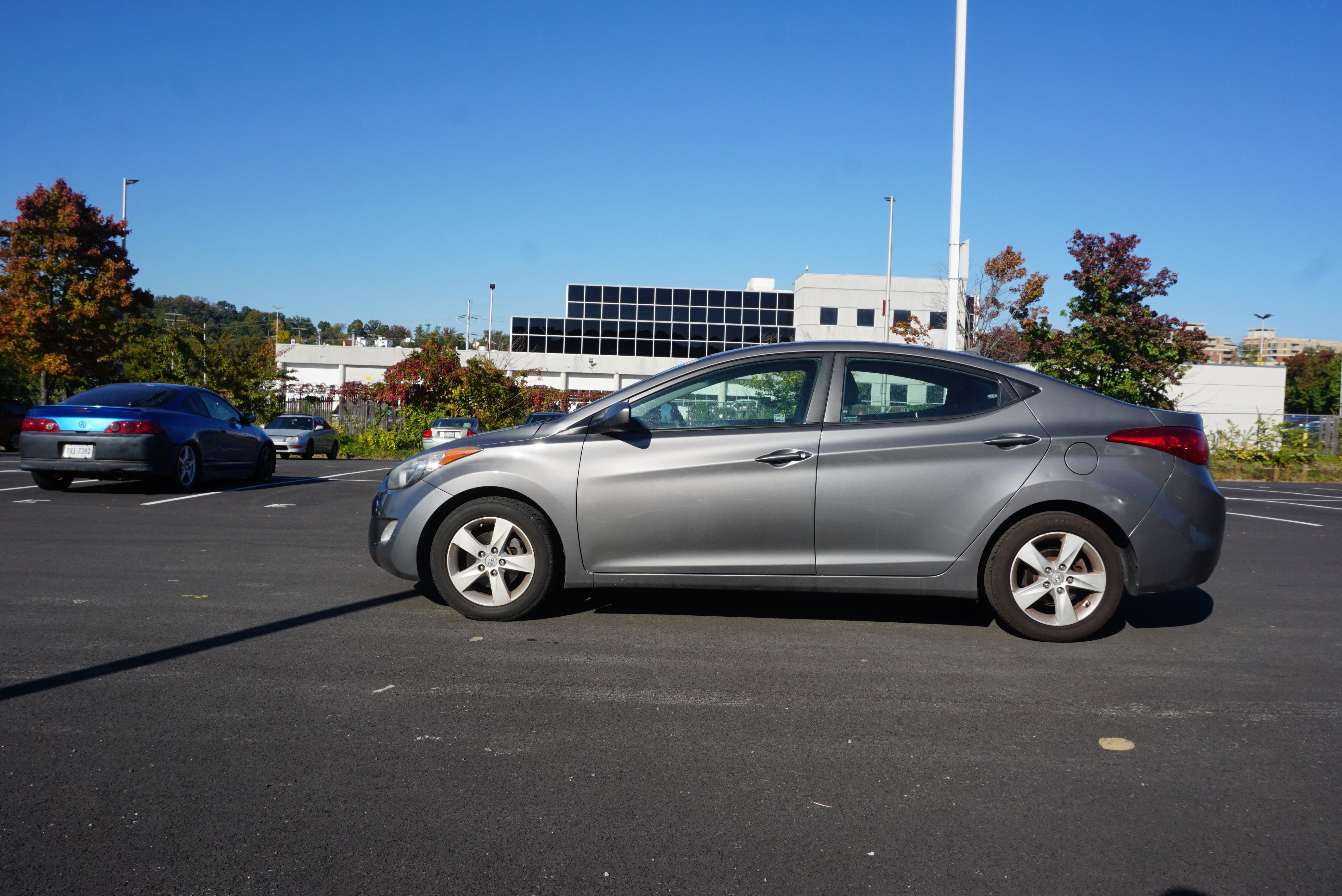 Used 2012 Hyundai Elantra GLS w/ Preferred Pkg 3 FWD image 5