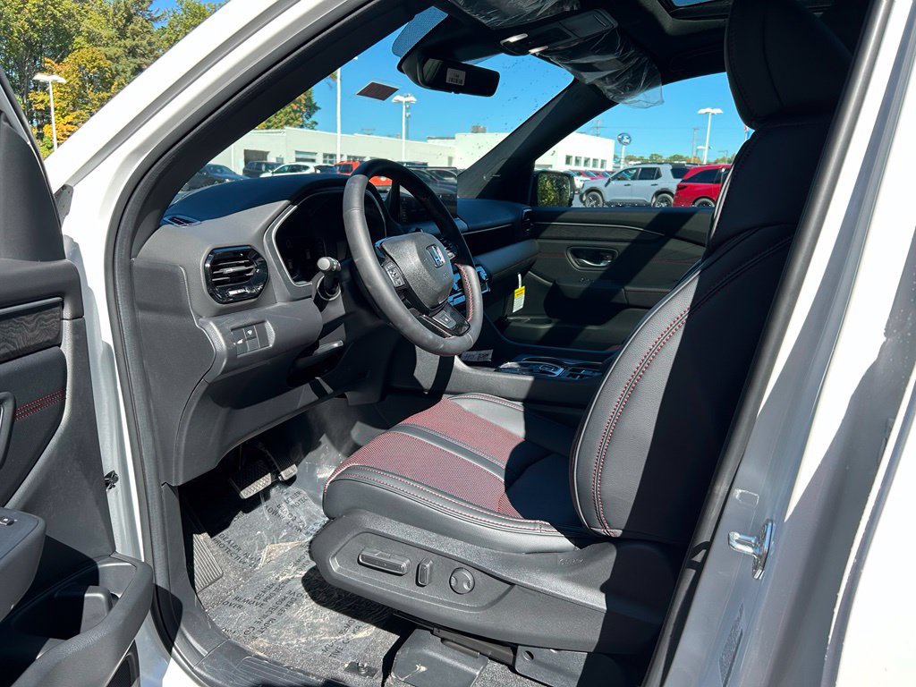 New 2026 Honda Pilot Black Edition image 10