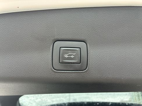Used 2022 Chevrolet TrailBlazer ACTIV w/ Sun and Liftgate Package FWD image 6