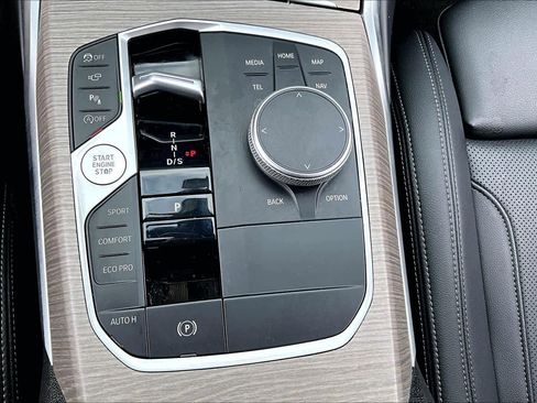 Used 2025 BMW 330i Sedan image 32