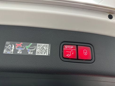 Used 2026 Mercedes-Benz GLC 300 image 26