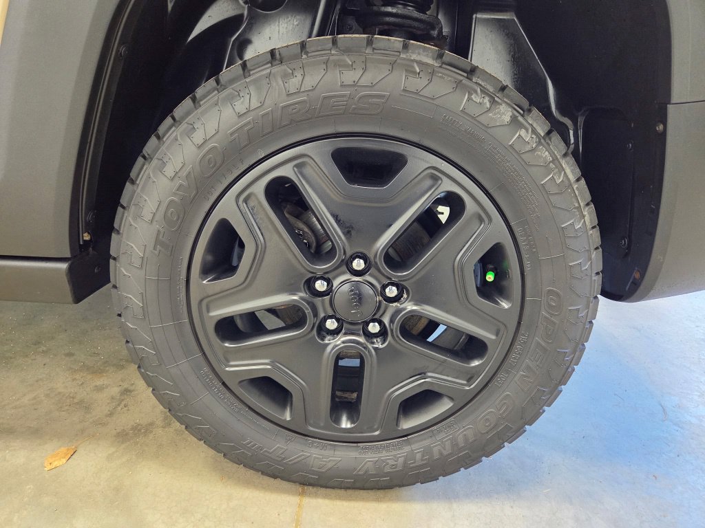 Used 2017 Jeep Renegade Trailhawk AWD/4WD image 17