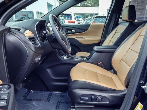 Used 2022 Chevrolet Equinox Premier AWD/4WD image 2