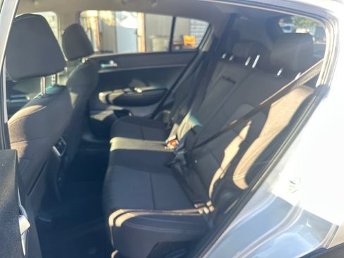 Used 2019 Kia Sportage LX FWD image 17