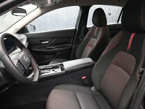 Used 2026 Nissan Sentra SR w/ Floor Mat Package FWD image 16