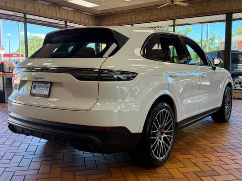 Used 2023 Porsche Cayenne AWD/4WD image 8