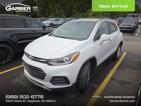Used 2020 Chevrolet Trax LT w/ LT Convenience Package FWD image 1