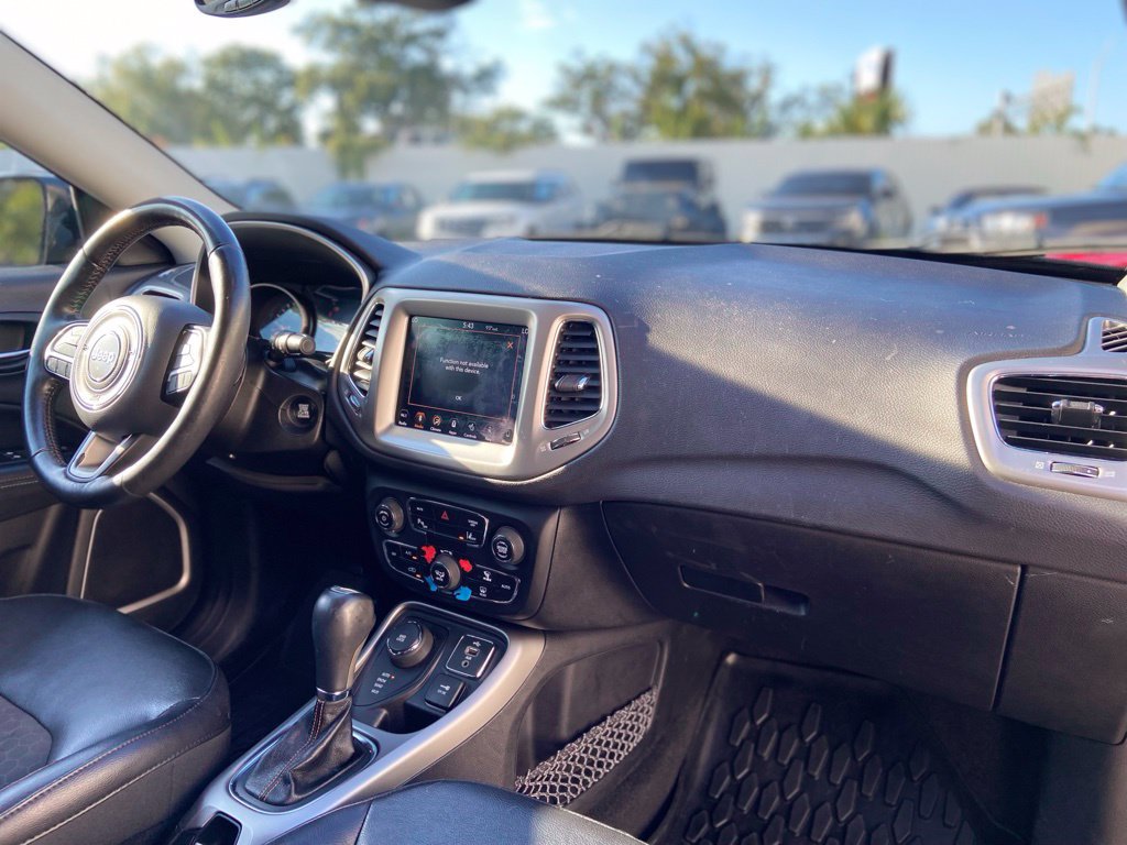 Used 2018 Jeep Compass Latitude w/ Popular Equipment Group AWD/4WD image 18