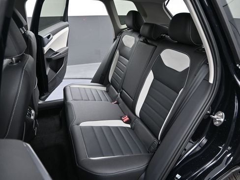 New 2025 Volkswagen Taos SEL image 39