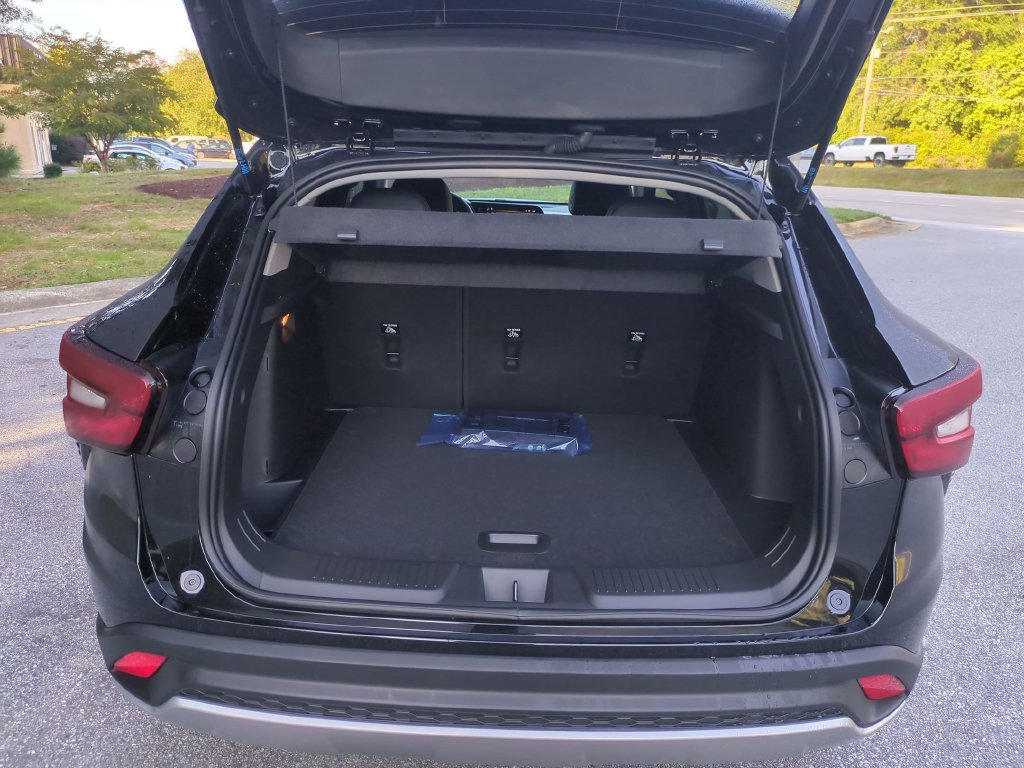 New 2026 Chevrolet Trax LT w/ LT Convenience Package FWD image 32