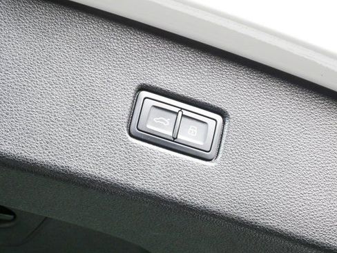 Used 2023 Audi Q5 2.0T Premium w/ Convenience Package AWD/4WD image 27