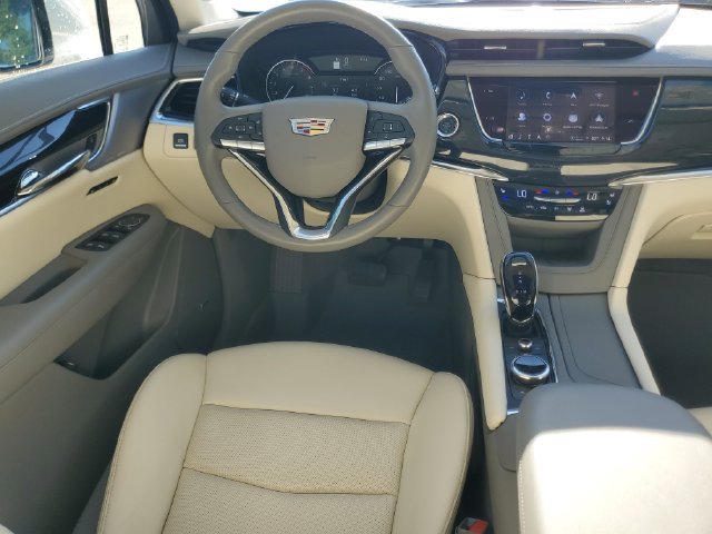 Used 2025 Cadillac XT6 Premium Luxury FWD image 19