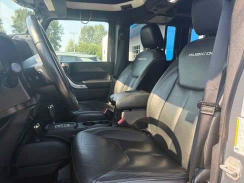 Used 2016 Jeep Wrangler Unlimited Rubicon AWD/4WD image 16
