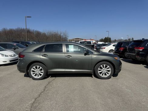 Used 2014 Toyota Venza LE w/ LE Convenience Package image 5