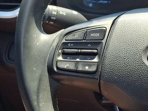 Used 2023 Hyundai Venue Limited FWD image 19