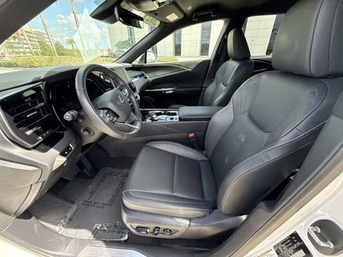 Used 2025 Lexus RX 350 FWD w/ Technology Package image 30