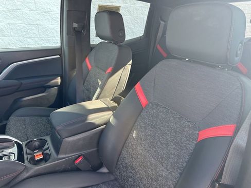 Used 2023 Chevrolet Colorado Z71 w/ Z71 Convenience Package 2 image 11