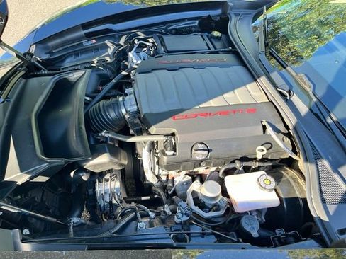 Used 2017 Chevrolet Corvette Stingray Coupe w/ 1LT RWD image 5