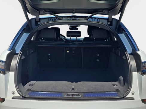 Used 2026 Land Rover Range Rover Velar S image 12