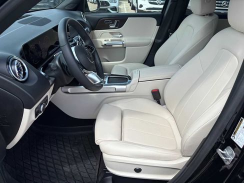 Used 2025 Mercedes-Benz GLB 250 image 14
