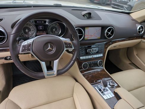 Used 2013 Mercedes-Benz SL 550 image 29