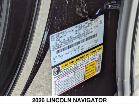 New 2026 Lincoln Navigator Reserve w/ Jet Appearance Package AWD/4WD image 15