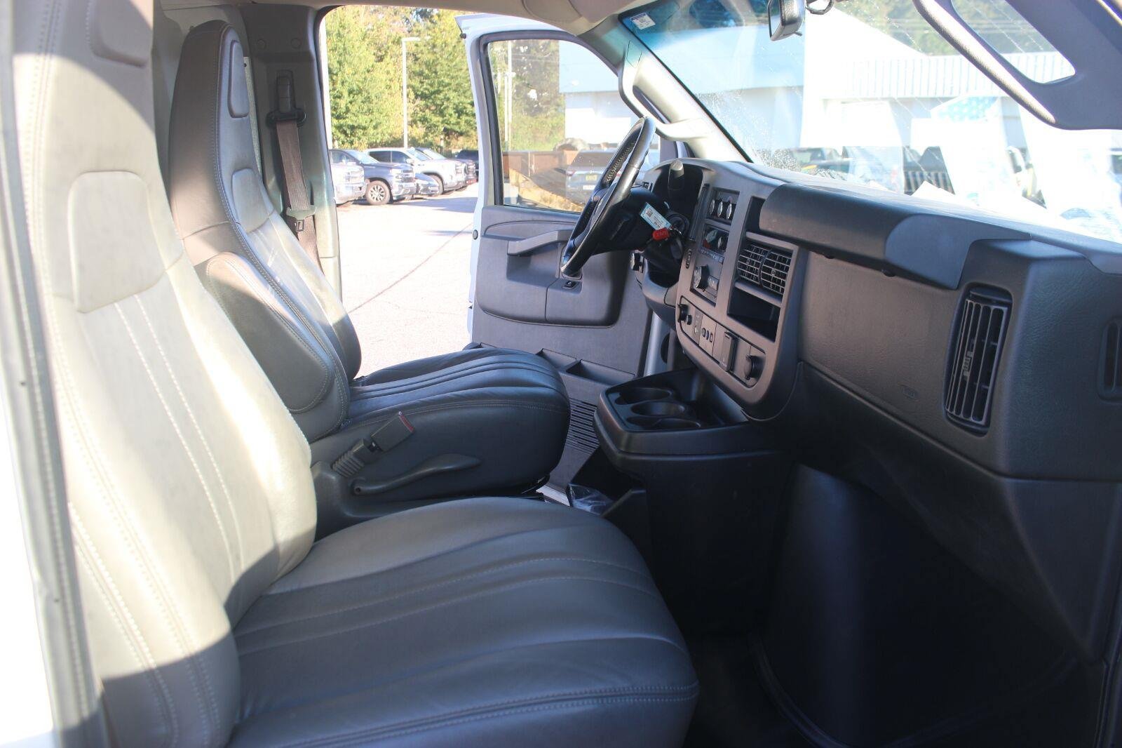 Used 2021 Chevrolet Express 2500 Extended w/ Driver Convenience Package RWD image 30